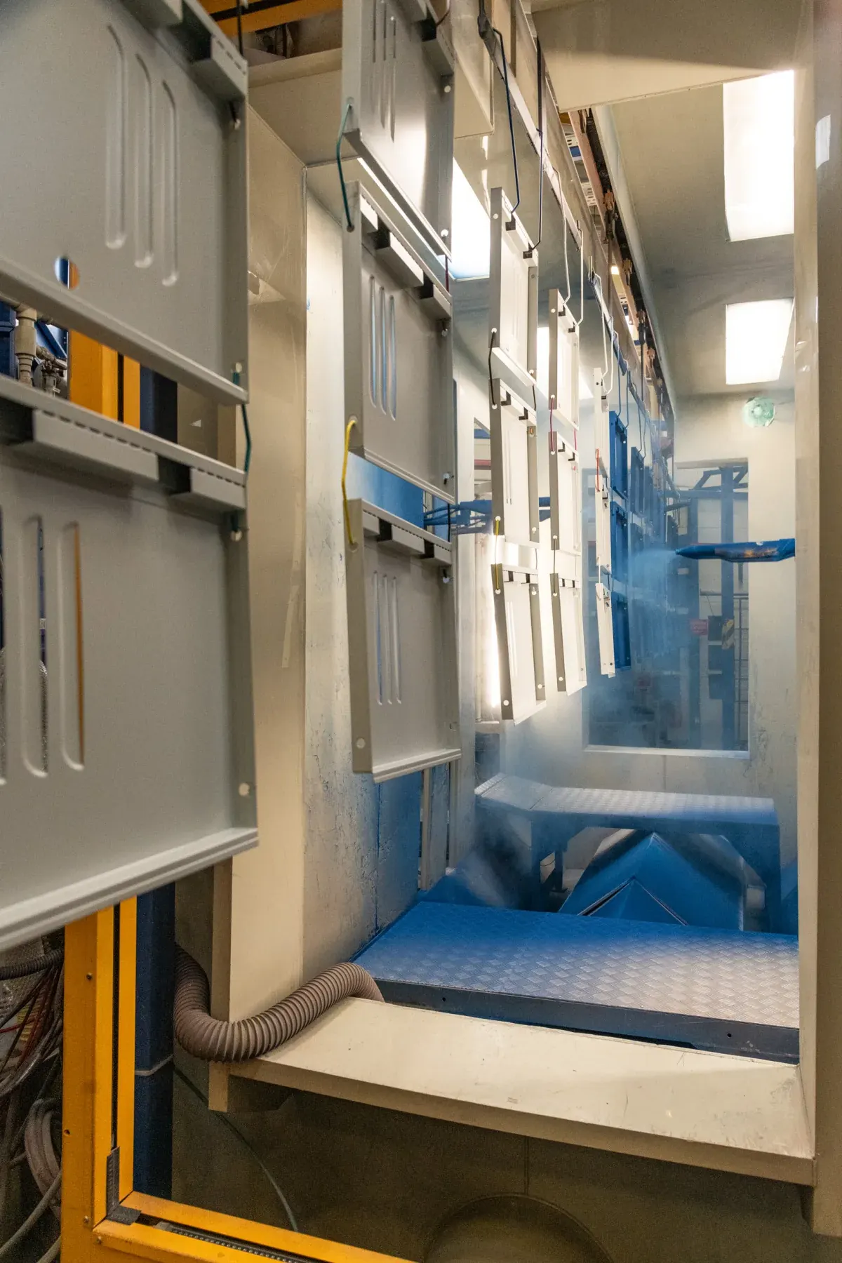 Automatic powder coating — 4