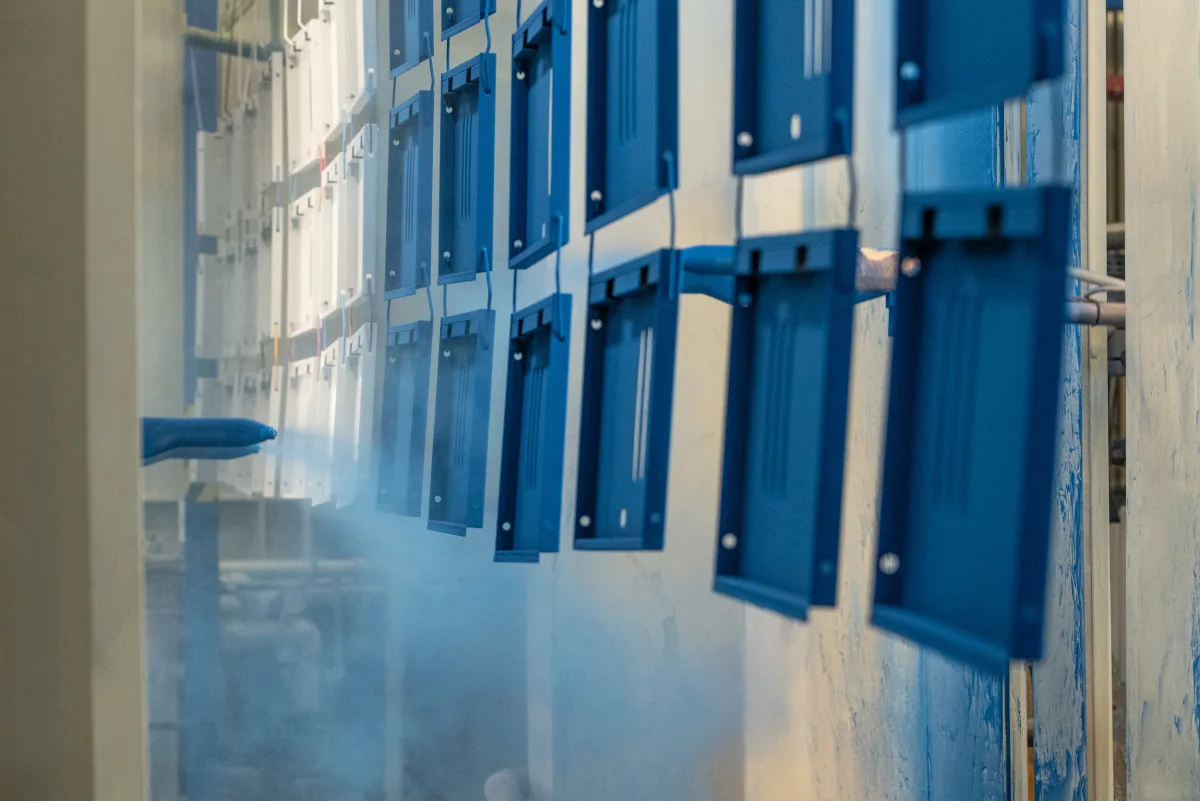 Manual powder coating — 2