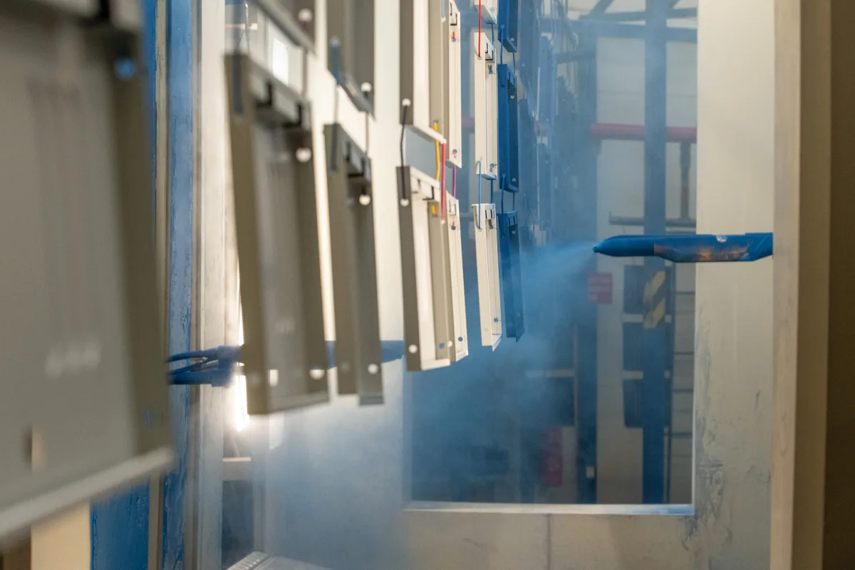 Manual powder coating — 3